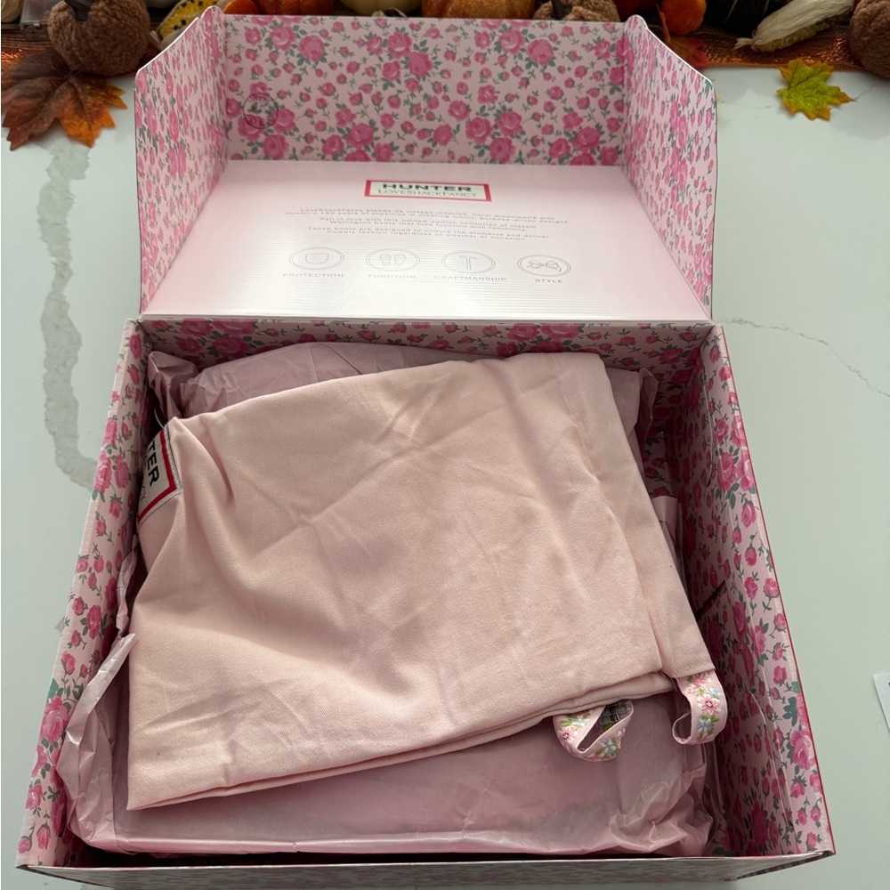 LoveShackFancy Pink Floral Ankle Boots Size 9 - new in box - Picture 4 of 9